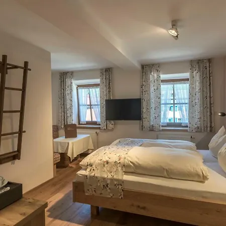 Oberschmied 3*